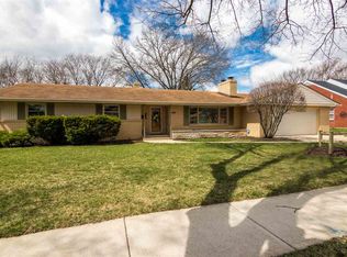 1104 Arden Ave, Rockford, IL 61107