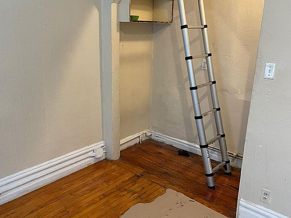 3rd image of 2648 Morris Ave #3