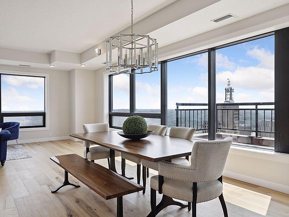 3rd image of 168 6th St E Unit 4202
