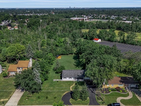 4th image of 2350 Berg Rd
