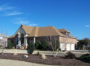 107 Skippers Ln, Currituck, NC 27929