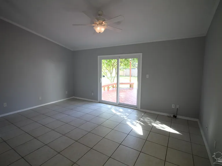 1455 Sanibel Ln — Photo 4