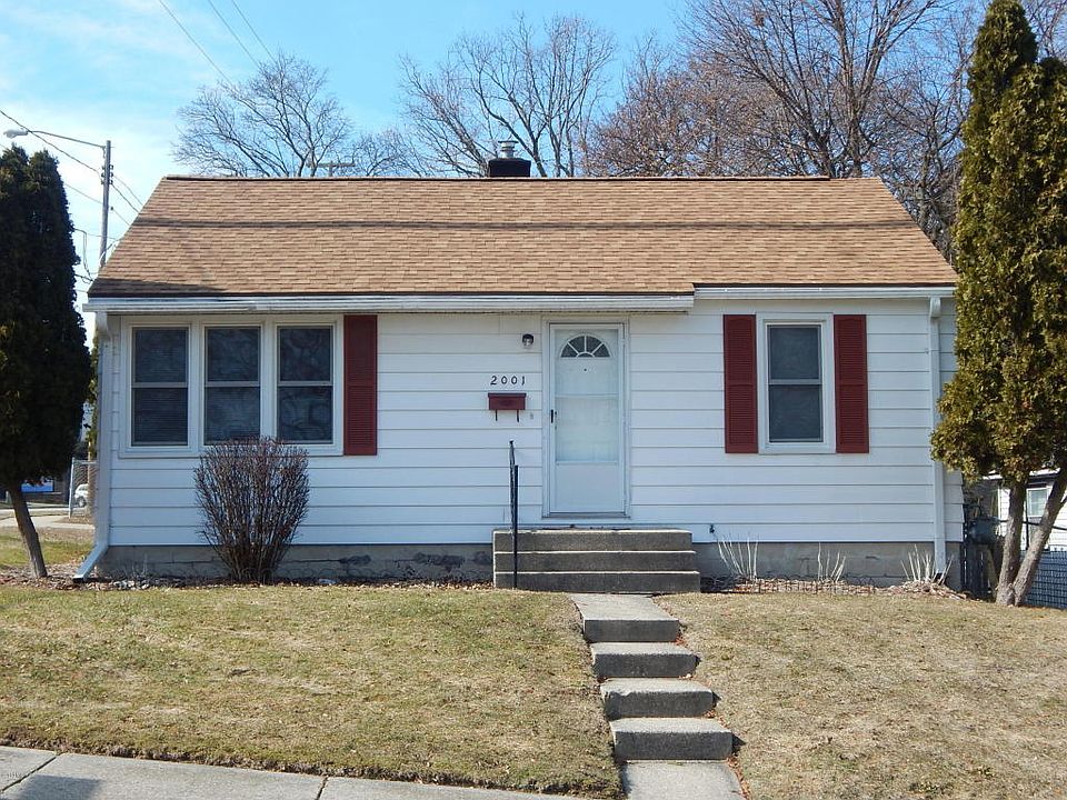 1st image of 2001 Ontario Ave NE