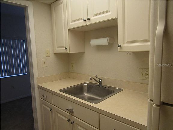 3rd image of 1950 59th Ave N APT 203
