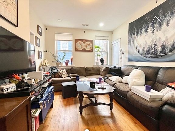 3rd image of 16 Copenger St #3