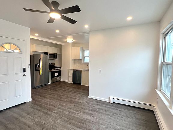 3rd image of 57 Schley St Floor 2