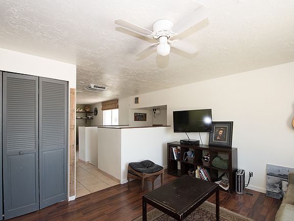 4th image of 3313 W Valcrest Ct