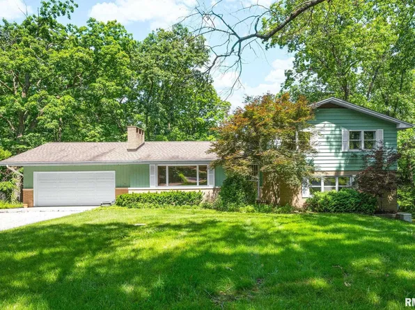 1233 N Oak Cir, East Peoria, IL 61611