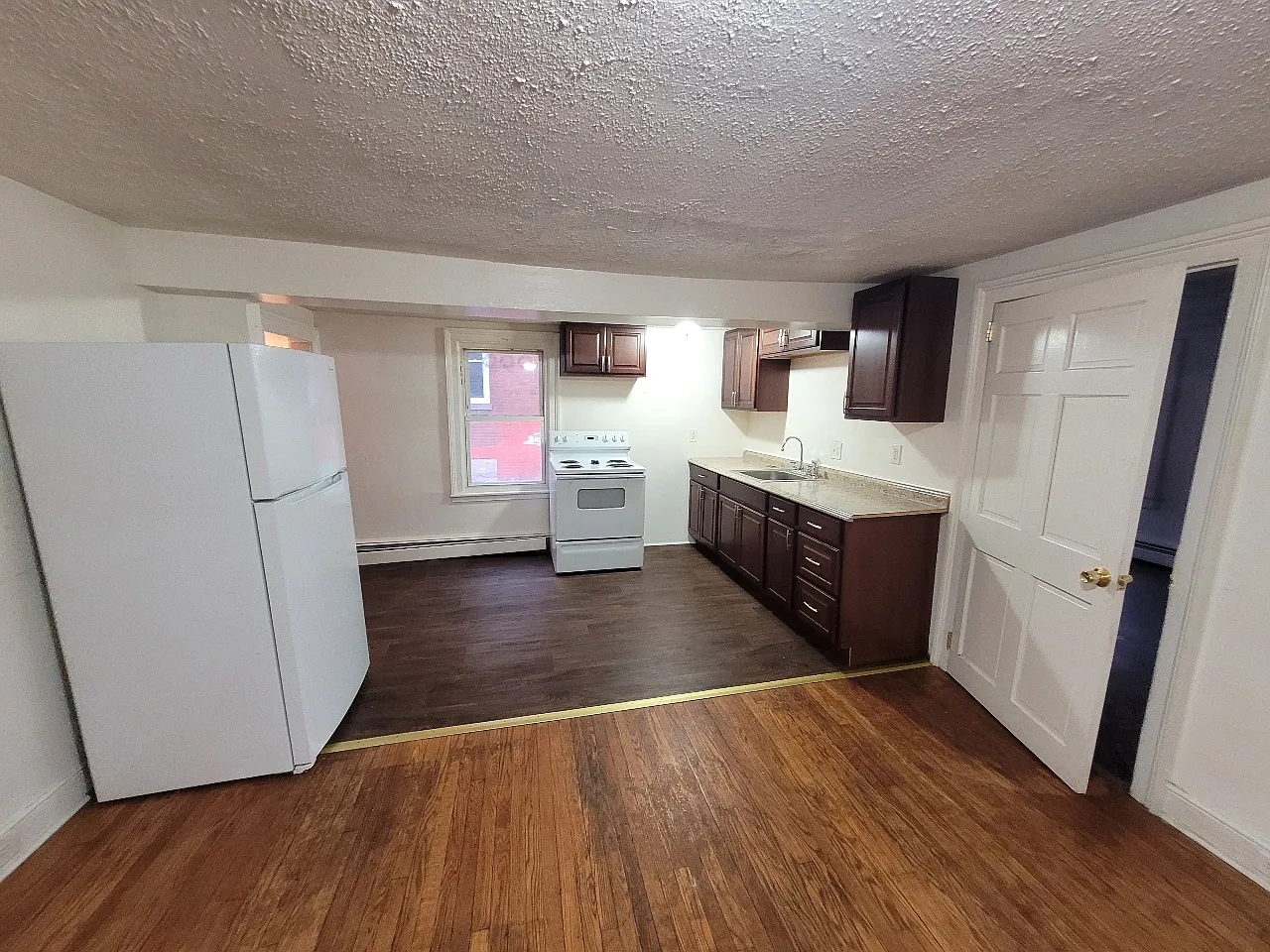 5 bed, $2,850 — Photo 3