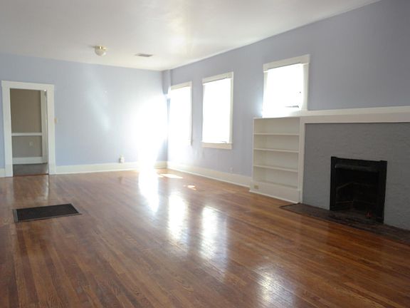 3rd image of 2521 Richmond Ave