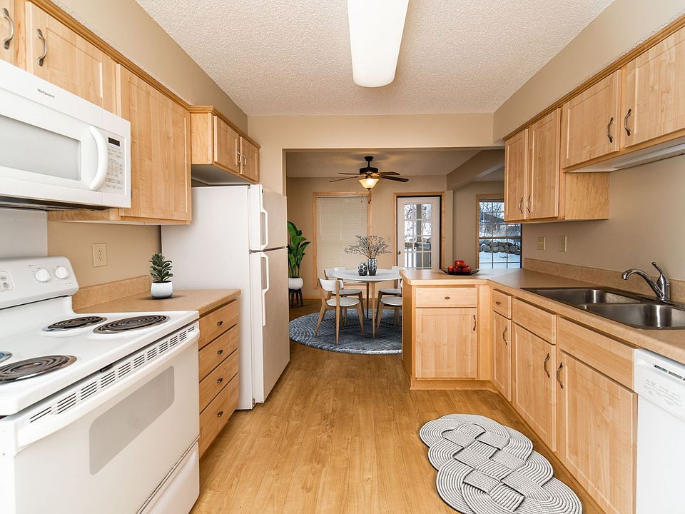 Parkwood Heights Apartments 13309 Parkwood Dr Burnsville MN Zillow