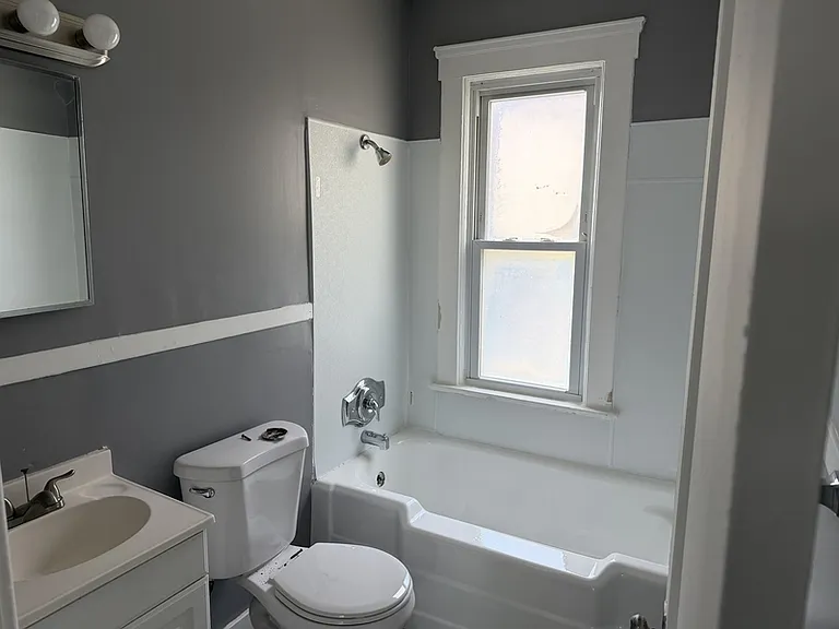10709 Fidelity Ave — Photo 17