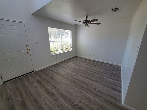 5th image of 1014 Glen Meadow Cv