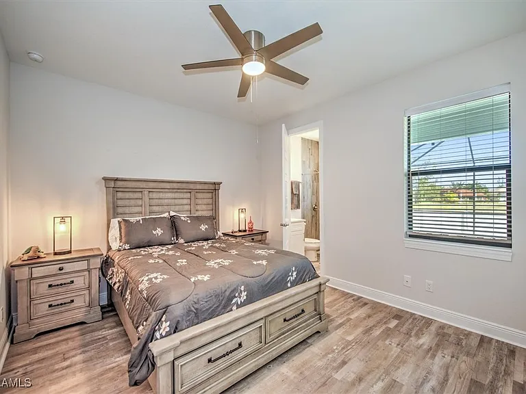 3527 SW 4th Ln — Photo 10