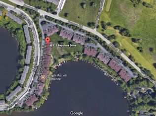48325 Bayshore Dr, Belleville, MI