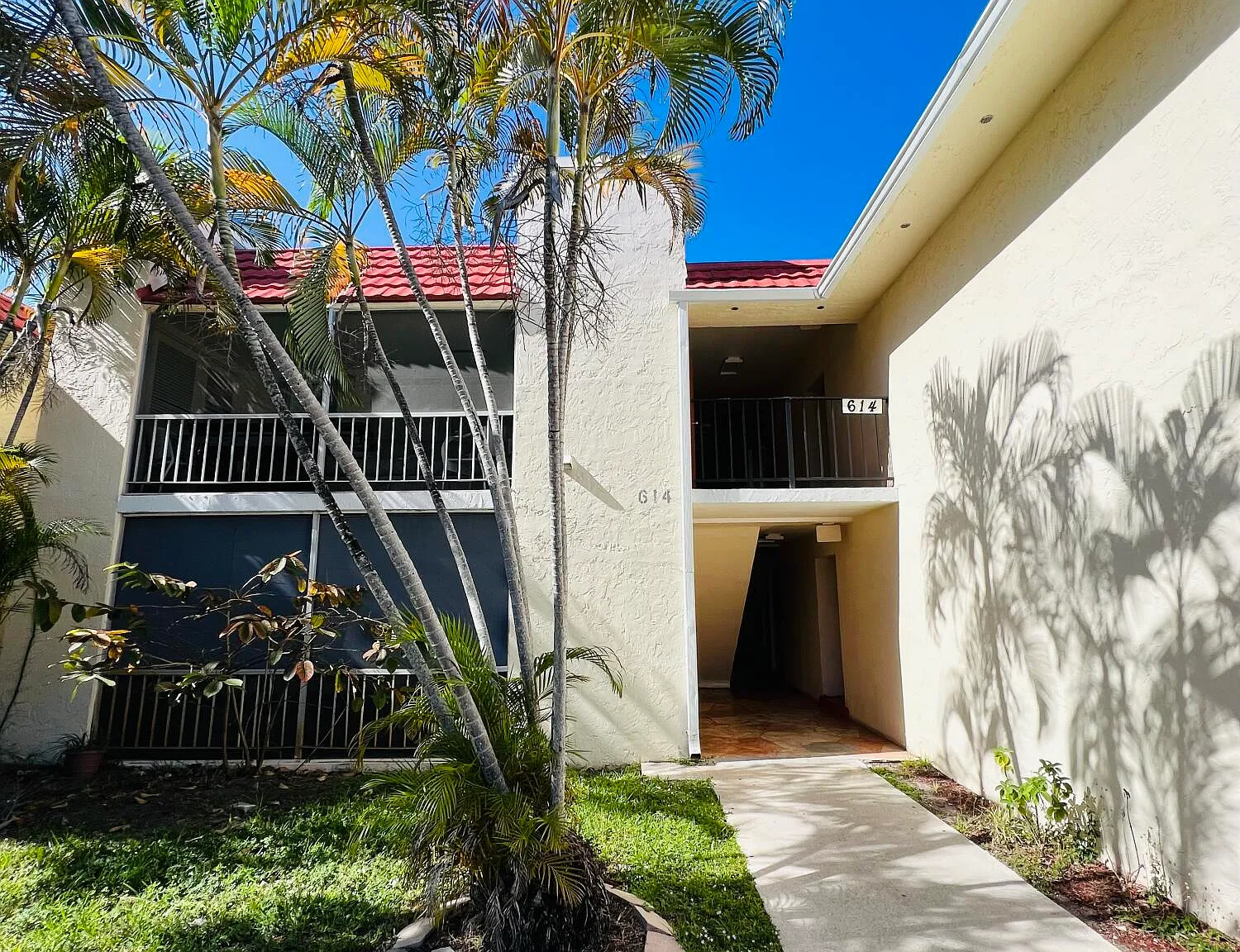 2 bed, 2.0 bath, 847 sqft, $1,900 — Photo 1