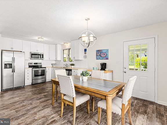4th image of 843 Glen Ct