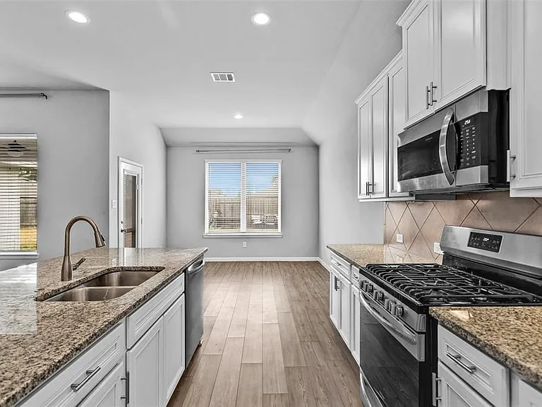 Kitchen and Breakfast Area