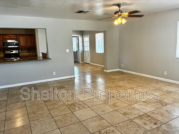 3rd image of 1041 W 18th St