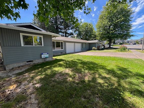 3rd image of 3200 E Aquarius Blvd #B