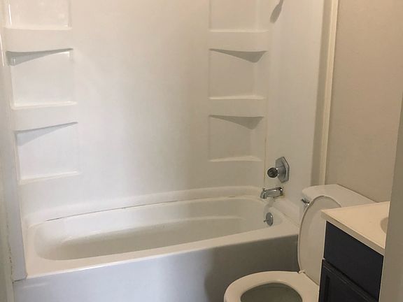 4th image of 905 Cedar St APT D