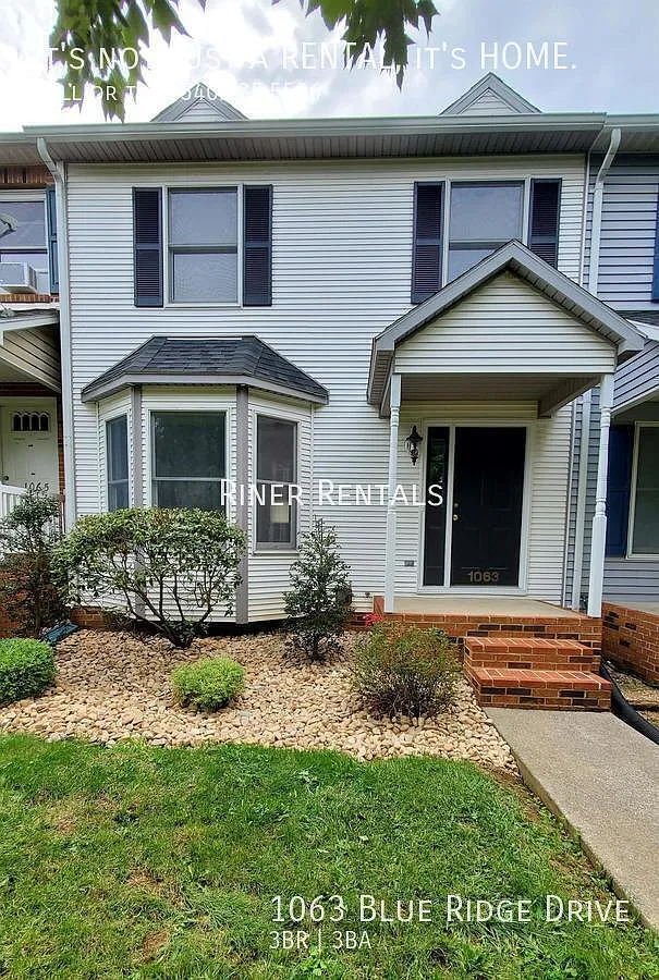 3 bed, 2.5 bath, 1554 sqft, $1,825 — Photo 1
