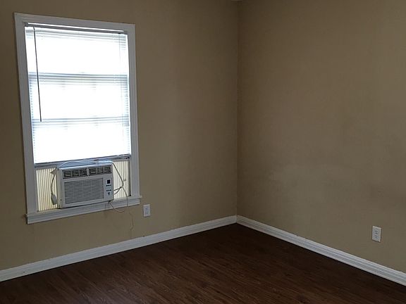 3rd image of 702 Stetson Ave