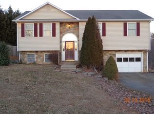 11 Northridge Rd, Hardy, VA 24101