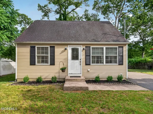 516 Middle Lane, Howell, NJ 07731