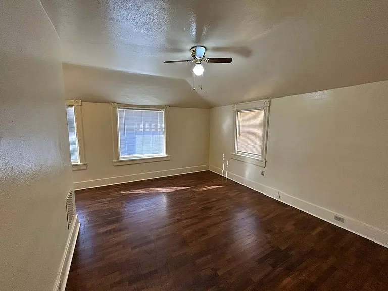 409 N. Cascade Avenue — Photo 5
