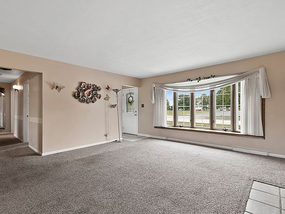 3rd image of 6324 W 90th Pl