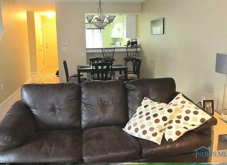 2552 Plum Leaf Ln — Photo 2