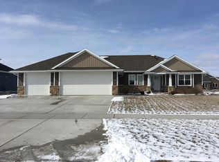 2170 Rowling Rd, De Pere, WI 54115