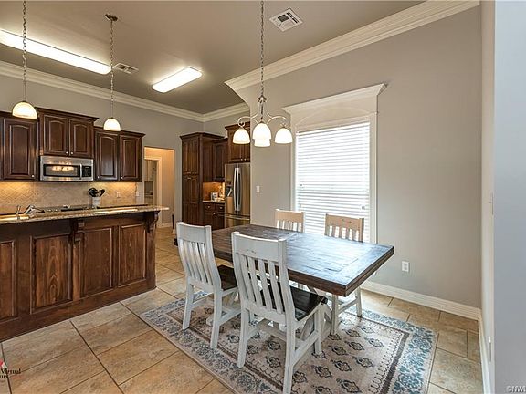 4th image of 522 Half Moon Ln