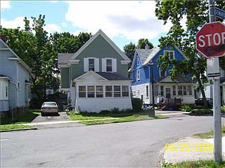 2nd image of 336-338 Champlain St