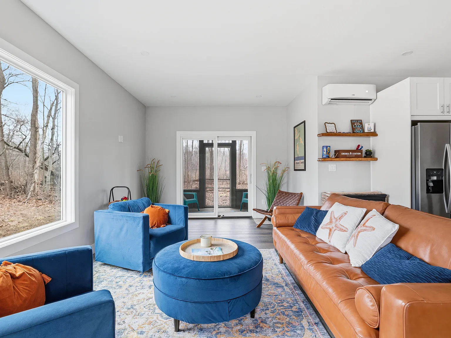 3 bed, $7,500 — Photo 1