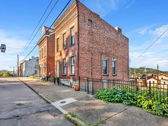 3rd image of 713 Market St