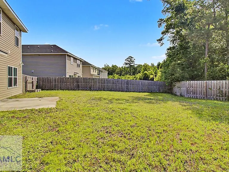 547 Fairview Cir — Photo 31