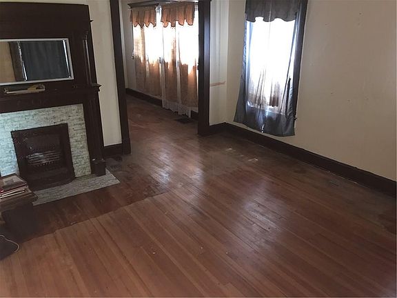 3rd image of 3141 Graceland Ave