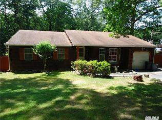 469 N Side Rd, Wading River, NY 11792