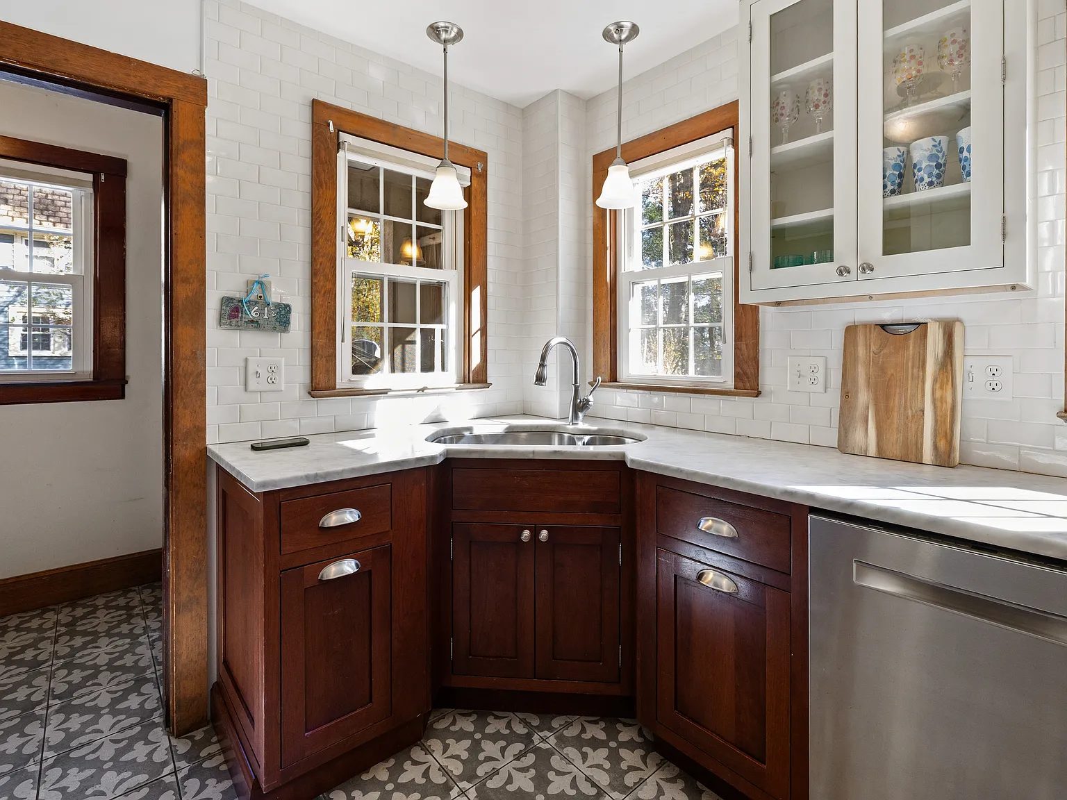 61 Woodlawn Avenue - 1 — Photo 3