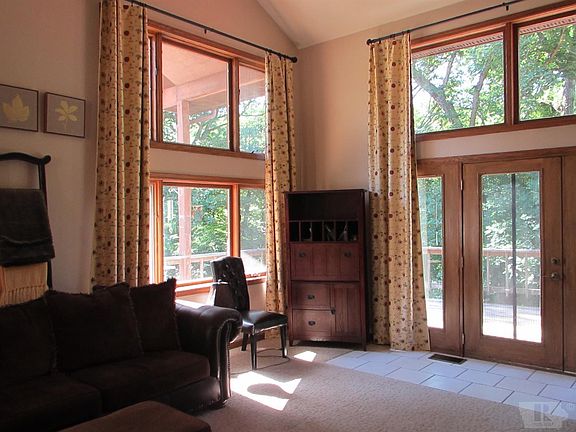 4th image of 1524 Woodland Ln