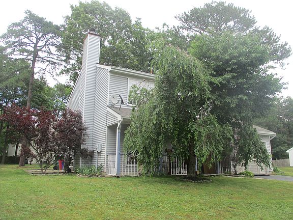 3rd image of 120 Mohican Ct