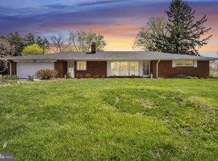 33 N Saint Johns Dr, Camp Hill, PA