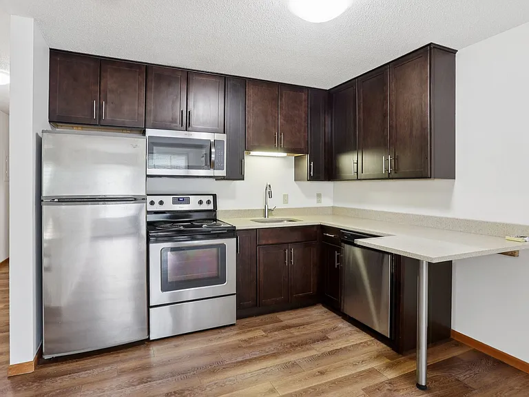 Vernon Oaks Apartments — Photo 46