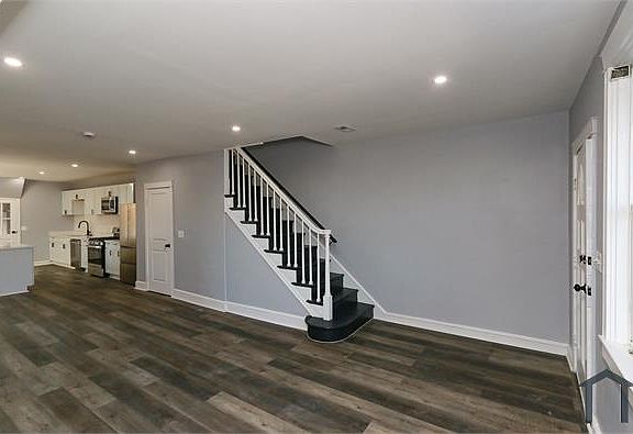 4th image of 3523 Cliftmont Ave