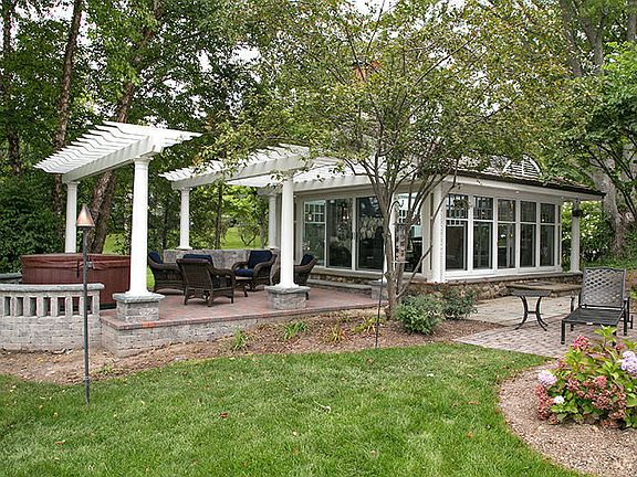 4th image of 927 Bayview Dr
