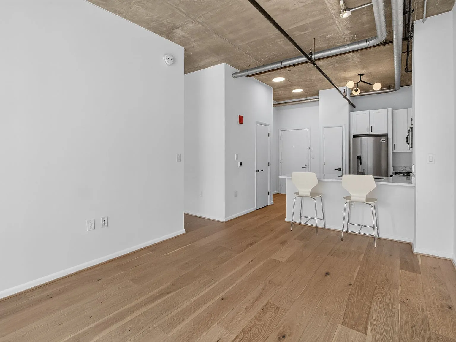 1 bed, 678 sqft, $2,799 — Photo 4