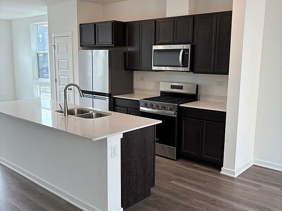 3rd image of 369 Summit Cir
