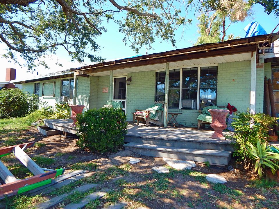 1st image of 2104 Picton Ln